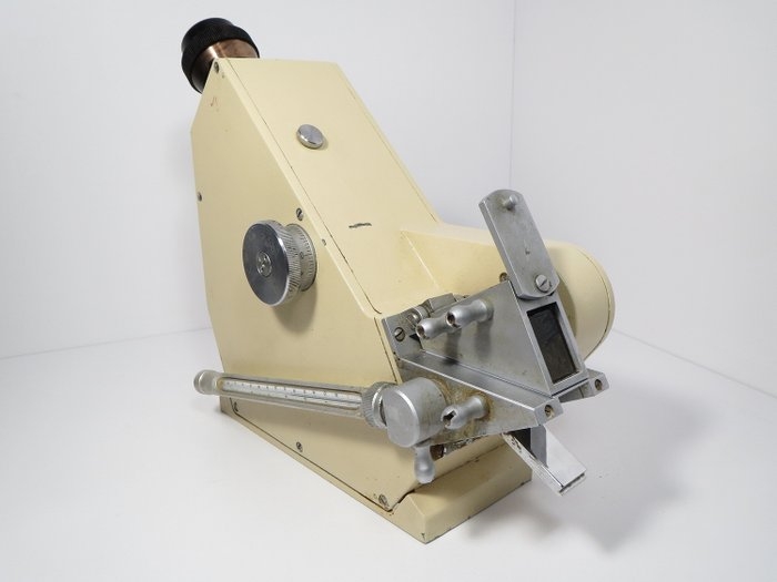 Лабораторный рефрактометр