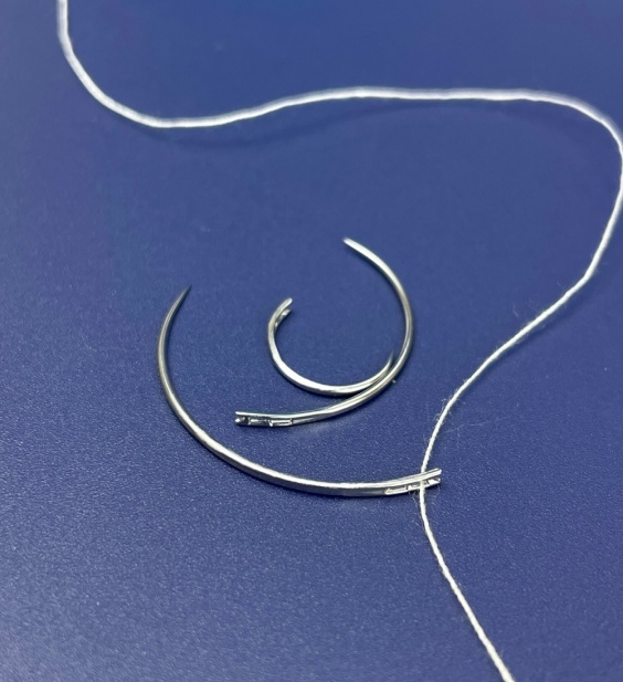 Перезаряжаемые хирургические иглы