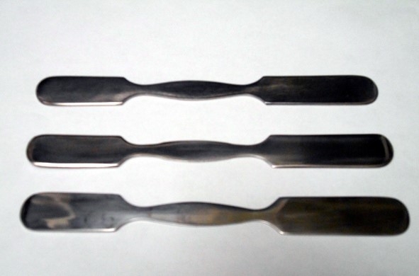 Двусторонние металлические медицинские шпатели